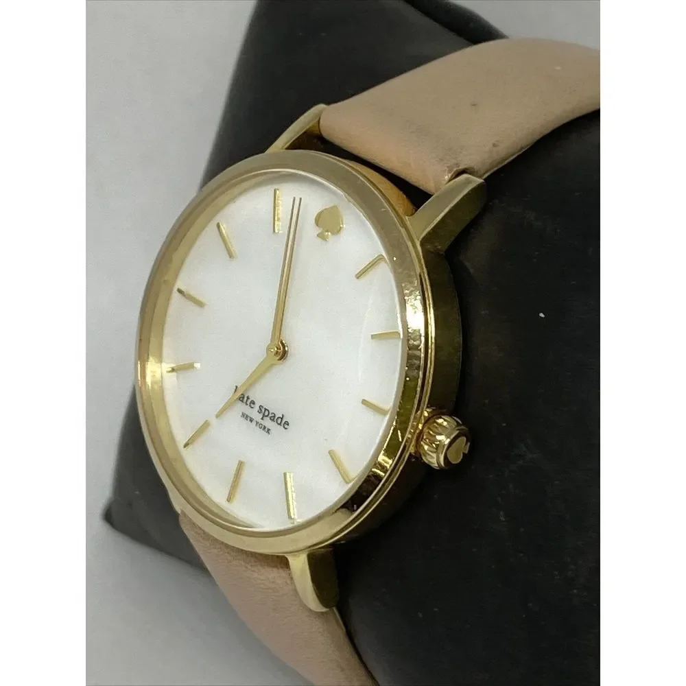 Kate Spade New York 0073 Women's Beige Leather Analog Dial Quartz Watch GE558